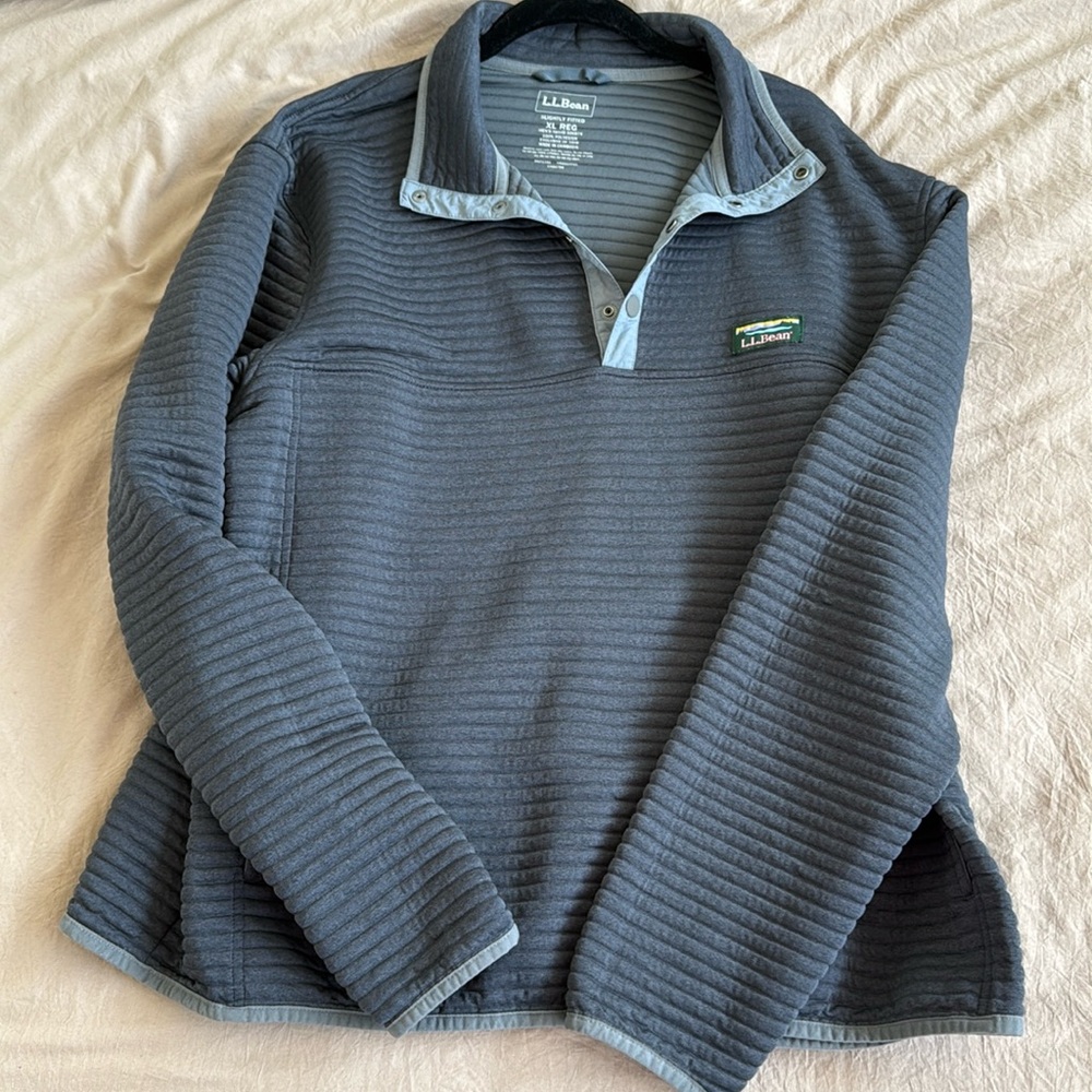 LL BEAN slightly fitter XL reg pull over